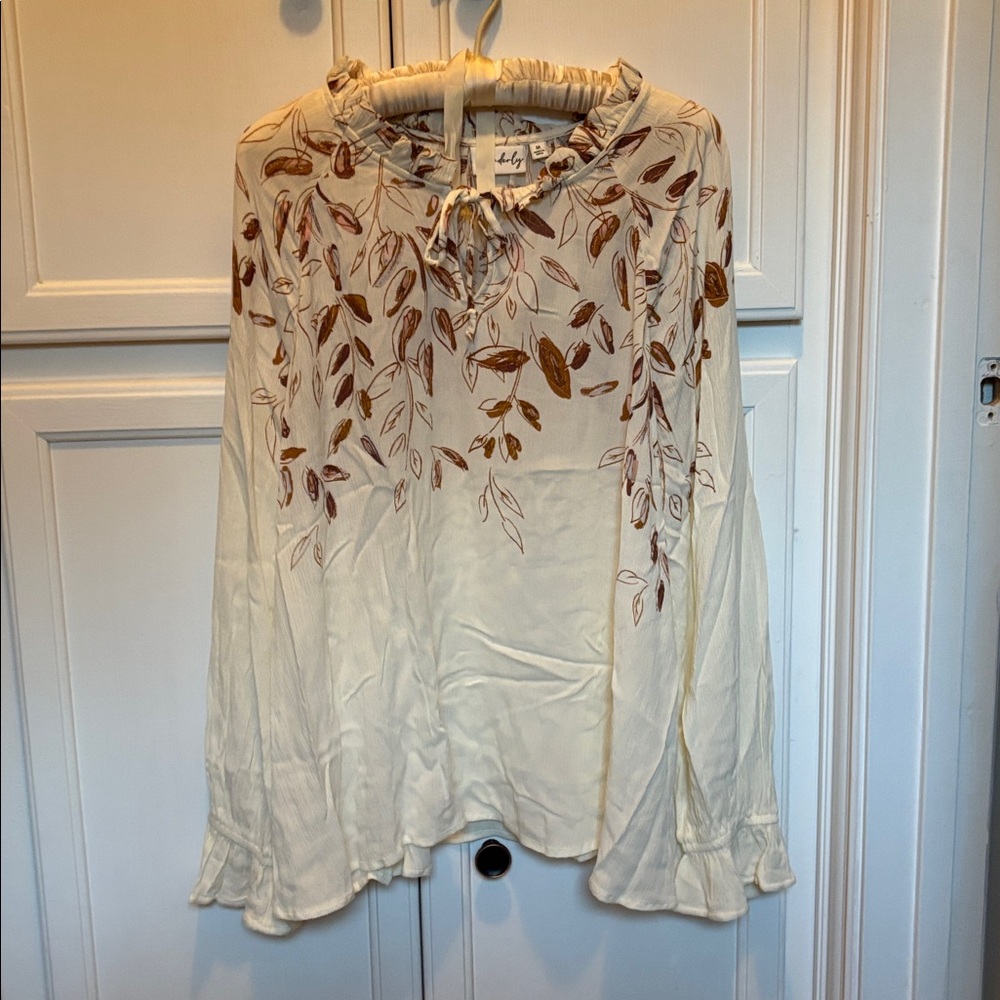 WONDERLY Ivory  Leaf Print Boho Peasant Top Size Medium NWT